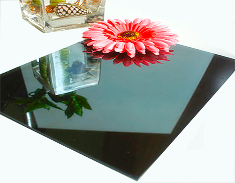 BLACK REFLECTIVE GLASS 01