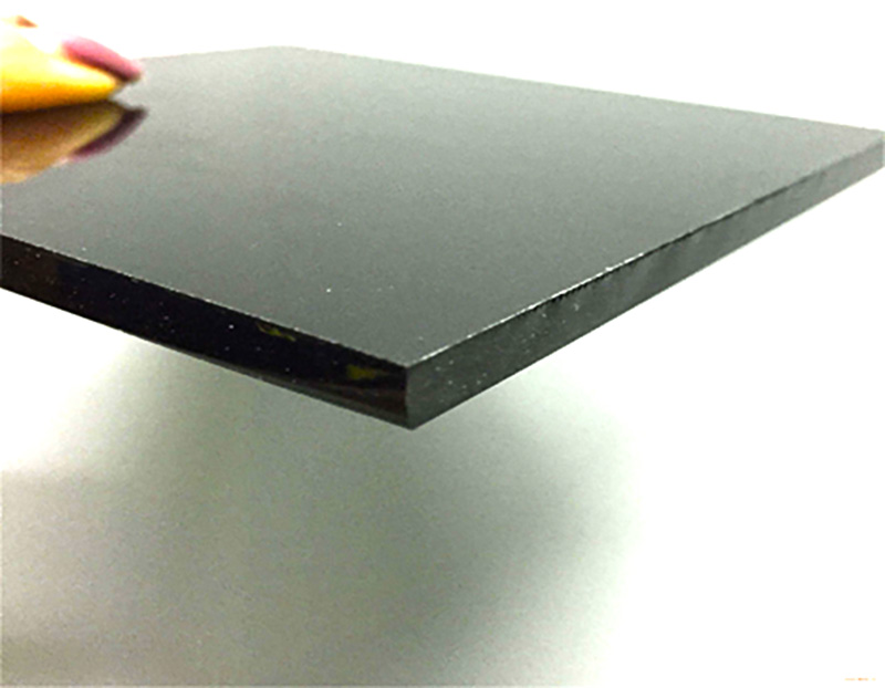 BLACK REFLECTIVE GLASS 02